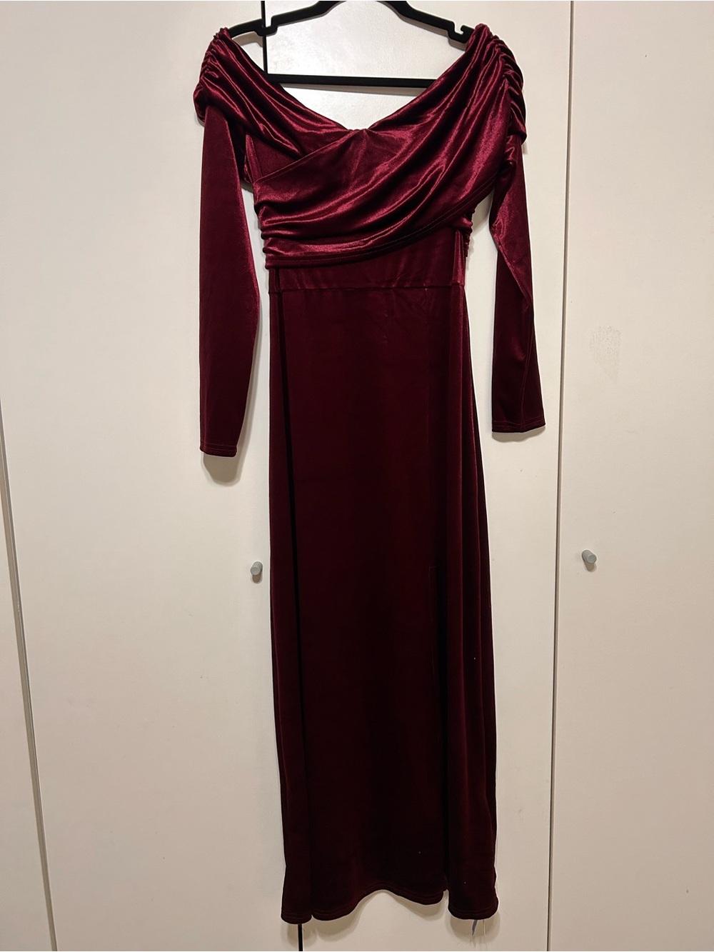 Cider velvet mini Dress in Burgundy